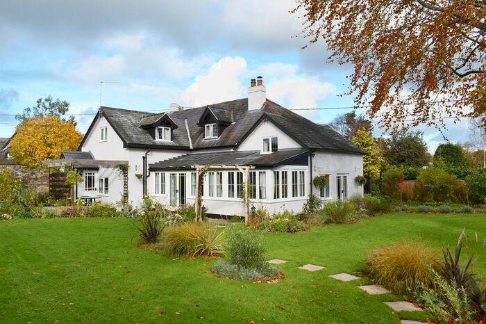 5 Bedroom Cottage For Sale In South End, Damerham, SP6
