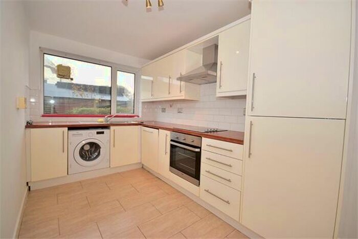 2 Bedroom Apartment To Rent In Fleet Street, Lytham St Annes, FY8