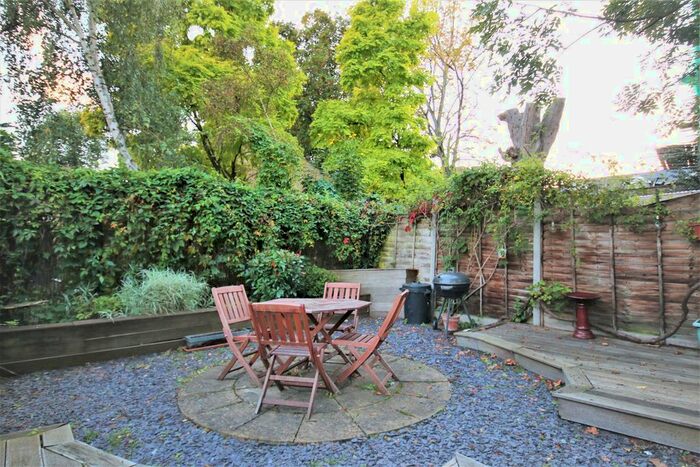 2 Bedroom Flat To Rent In Kirkton Road, London N15