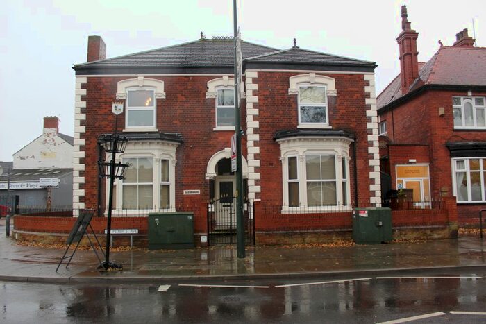 2 Bedroom Flat To Rent In St. Peters Avenue, Cleethorpes, DN35