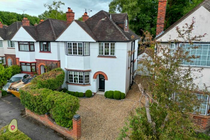 4 Bedroom Detached House To Rent In Kings Ride, Camberley, Surrey, GU15