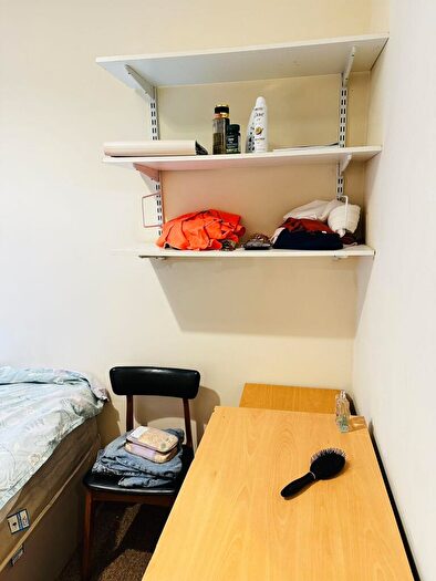 2 Bedroom Flat To Rent In Hulse Road, SO15