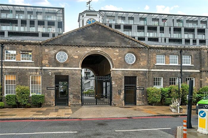 1 Bedroom Flat For Sale In Royal Carriage Mews, London, SE18