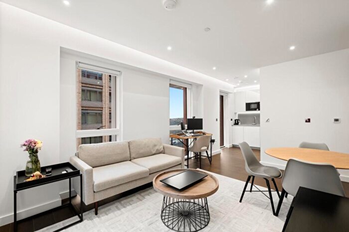 1 Bedroom Flat To Rent In Montrose Building, Malthouse Road, SW11