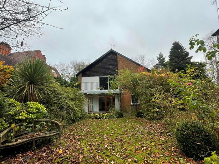 2 Bedroom Flat To Rent In Shire Oak Road, Headingley, Leeds, LS6