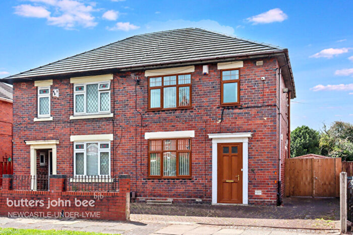 3 Bedroom Semi-Detached House For Sale In Bridge Road, Stoke-On-Trent, ST4