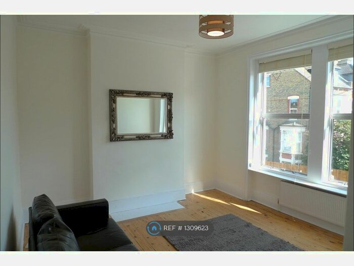 2 Bedroom Flat To Rent In Crouch End, London N8