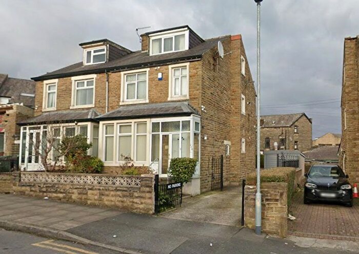 4 Bedroom Semi Detached House For Sale In Upper Woodlands Road, Bradford, BD8