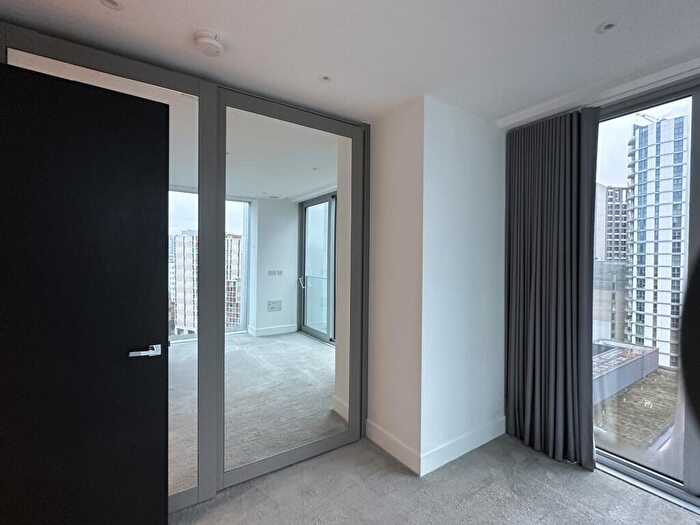 1 Bedroom Flat To Rent In Neroli House, Piazza Walk, E1