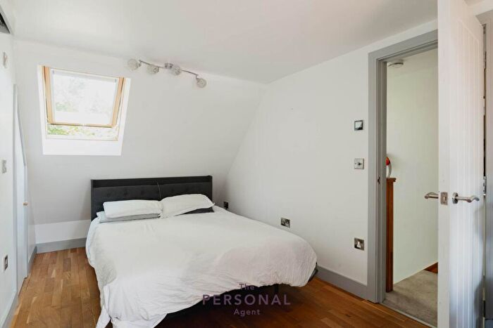1 Bedroom House To Rent In Springside, Epsom, KT17