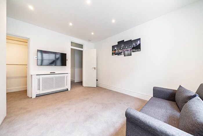 Studio To Rent In Orsett Terrace, London, W2
