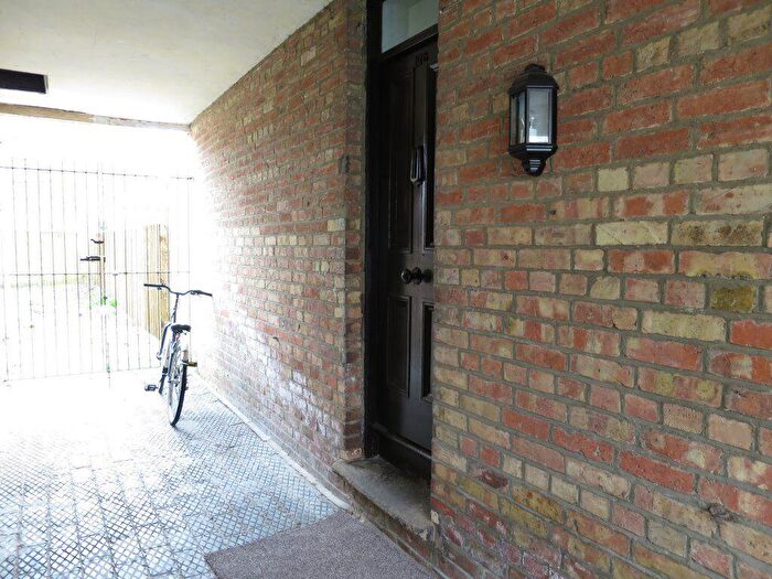 4 Bedroom House To Rent In Bullingdon Road, OX4