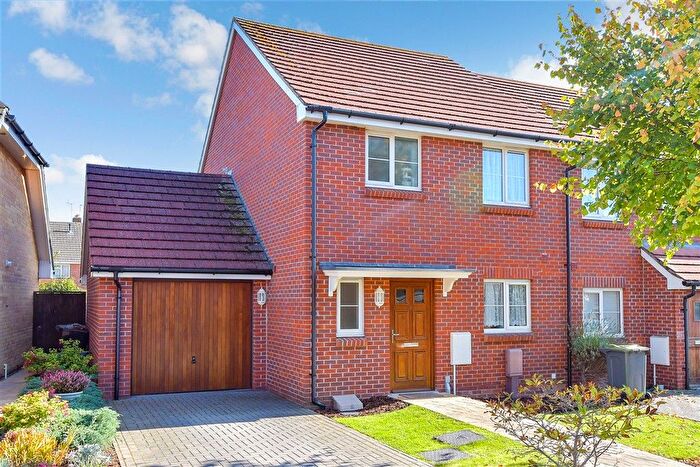 3 Bedroom Semi-detached House For Sale In South Downs Rise, Havant, Hampshire, PO9