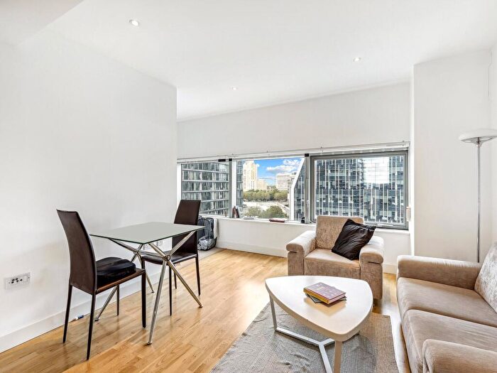 Apartment To Rent In Landmark East Tower, Marsh Wall, E14