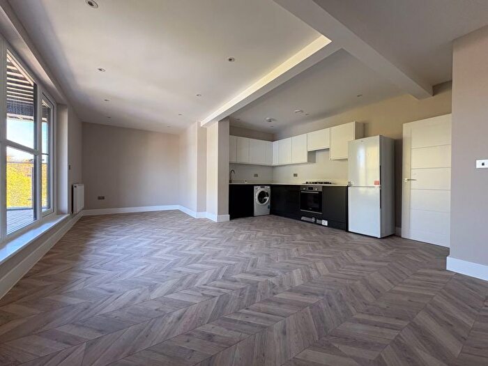 1 Bedroom Flat To Rent In Fishponds Road, Wokingham, RG41