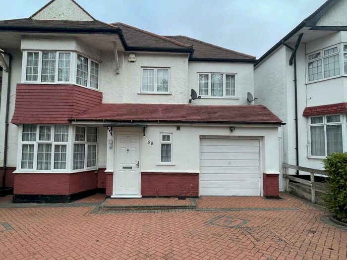 5 Bedroom House To Rent In Greyhound Hill, Hendon, NW4