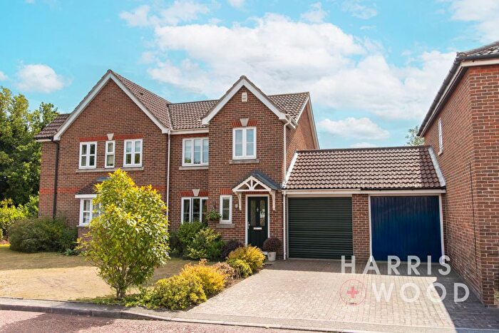3 Bedroom Semi-Detached House For Sale In Vitellus Close, Colchester, CO4