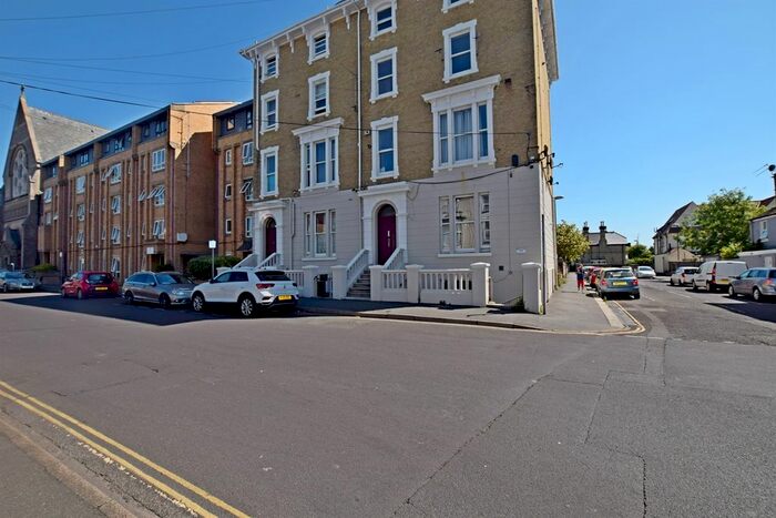 1 Bedroom Flat To Rent In Sidlaw Terrace, Clarence Road, Bognor Regis, West Sussex, PO21