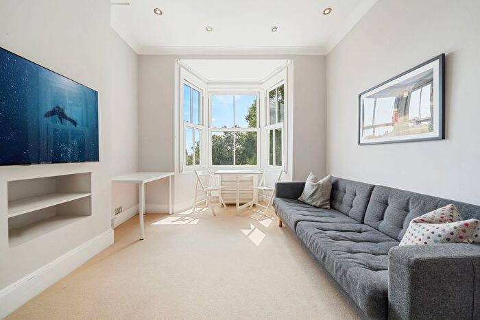 1 Bedroom Flat To Rent In Haslemere Road, N21