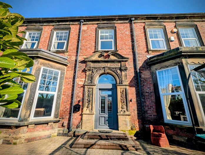 4 Bedroom Semi Detached House For Sale In Park Road, Jarrow, NE32