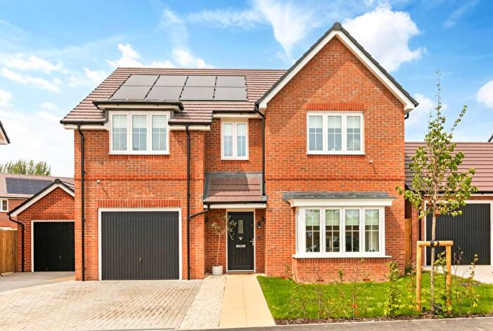 5 Bedroom Detached House For Sale In Fieldfare Lane, Wokingham, RG40