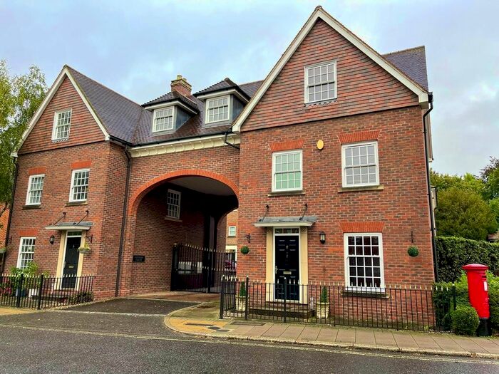 3 Bedroom Town House To Rent In London Road, Horsham, RH12