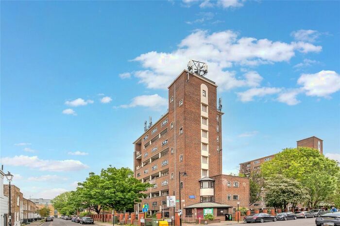 3 Bedroom Flat To Rent In Cluse Court, St. Peter's Street, N1