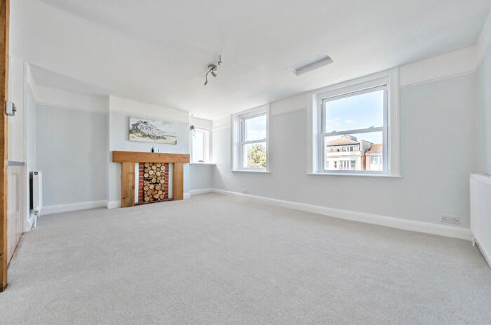 1 Bedroom Apartment For Sale In The Steyne, Bognor Regis, West Sussex, PO21