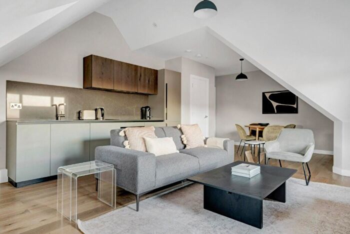 2 Bedroom Apartment To Rent In Causton Road, London, N6