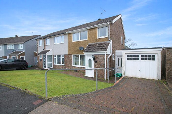 3 Bedroom Semi-Detached House For Sale In Towyn Way, Tonteg, Pontypridd, CF38