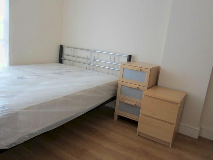 1 Bedroom Flat To Rent In Hammersmith Road, London, W14
