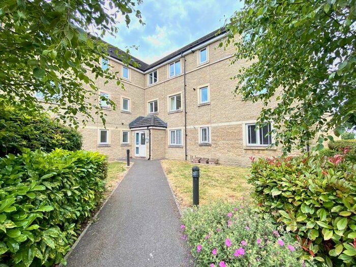 2 Bedroom Flat To Rent In Harrier Close, Calne, SN11