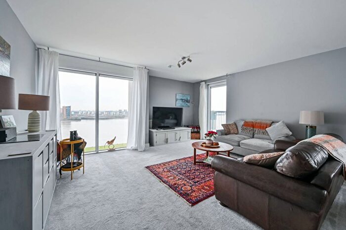 2 Bedroom Flat To Rent In Erebus Drive, Thamesmead, London, SE28