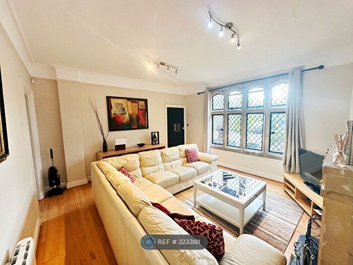 3 Bedroom Flat To Rent In Windsor Forest Court, Ascot, SL5