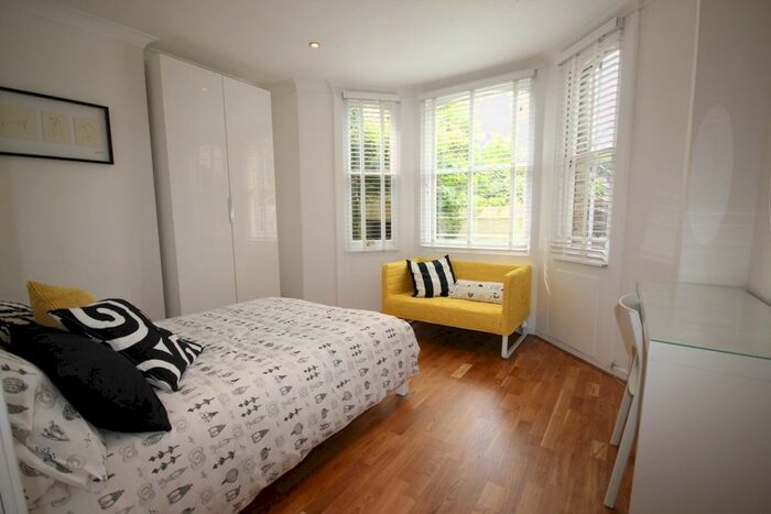 3 Bedroom Apartment To Rent In Gladstone Terrace, Brighton, BN2