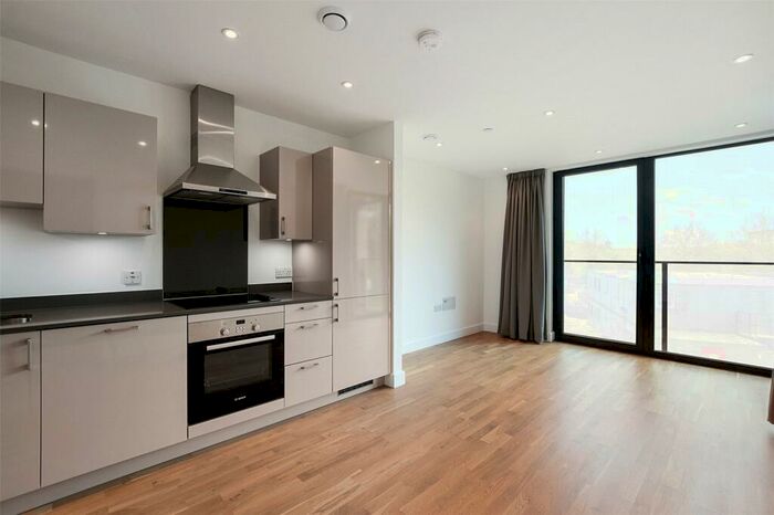 1 Bedroom Apartment To Rent In Burgess Springs, Chelmsford, CM1