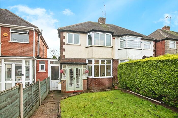 3 Bedroom Semi Detached House For Sale In Glyn Farm Road, Quinton, Birmingham, West Midlands, B32