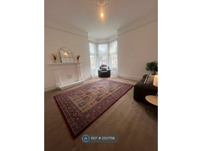 1 Bedroom Flat To Rent In Stow Street, Paisley, PA1