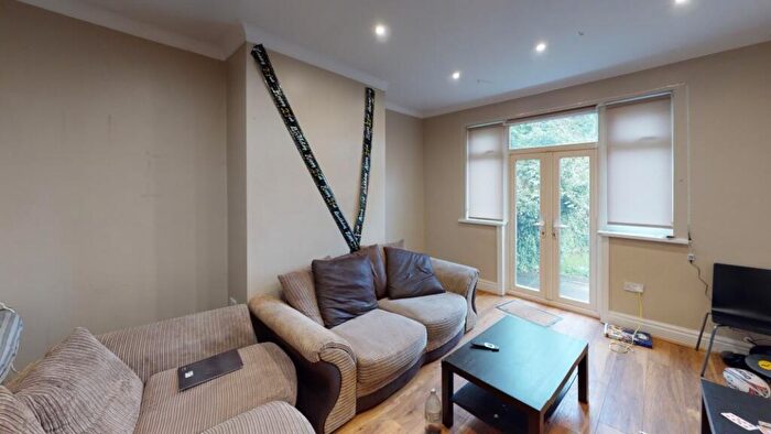 4 Bedroom Terraced House To Rent In Dennistead Crescent, Headingley, Leeds, LS6