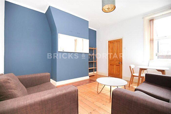 2 Bedroom Flat To Rent In Warton Terrace, Heaton, Newcastle Upon Tyne, NE6