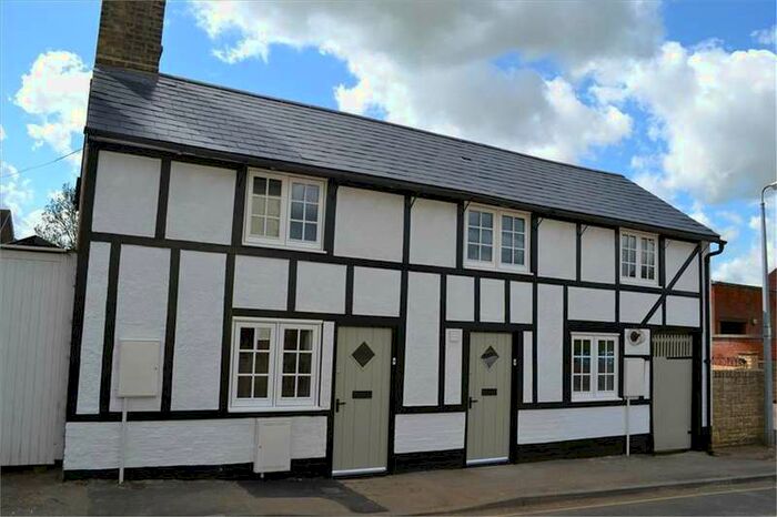 2 Bedroom Cottage To Rent In Mill Lane, Biggleswade, SG18