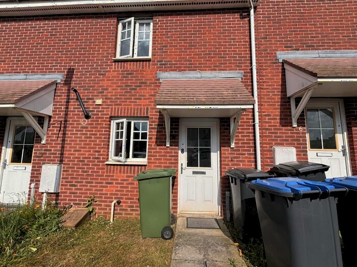2 Bedroom House To Rent In Follager Road, Rugby, CV21