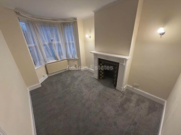 3 Bedroom Terraced House To Rent In Amherst Road, Reading, RG6