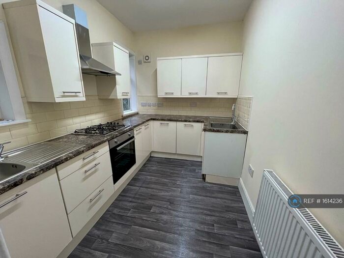 3 Bedroom Semi-Detached House To Rent In Winchester Avenue, Prestwich, Manchester, M25