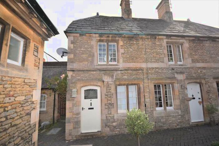 1 Bedroom Cottage To Rent In Parry`s Court, , Sleaford, NG34