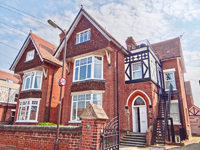 1 Bedroom Flat To Rent In Bruce Mansions, Southsea, PO4