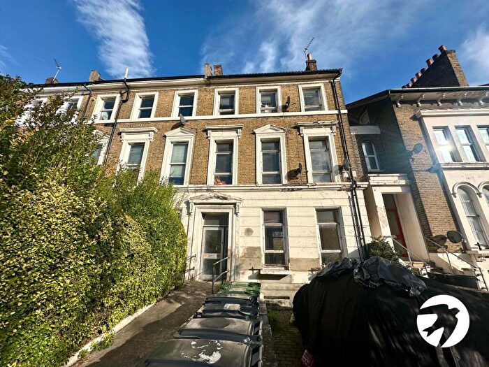 3 Bedroom Flat For Sale In Lewisham Way, London, SE14