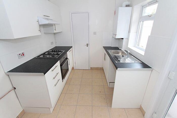 3 Bedroom House To Rent In Kimberley Road, Edmonton, N18