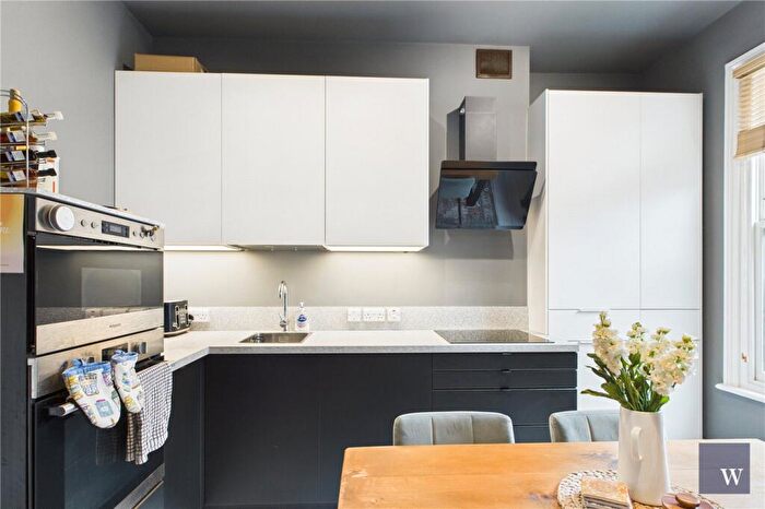 2 Bedroom Apartment For Sale In Thurlow Hill, London, SE21