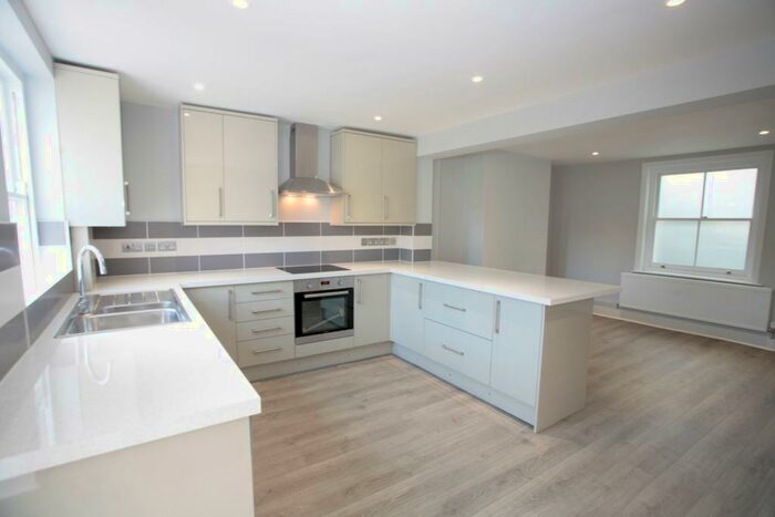 3 Bedroom Terraced House To Rent In Wakefield Road, Brighton, BN2